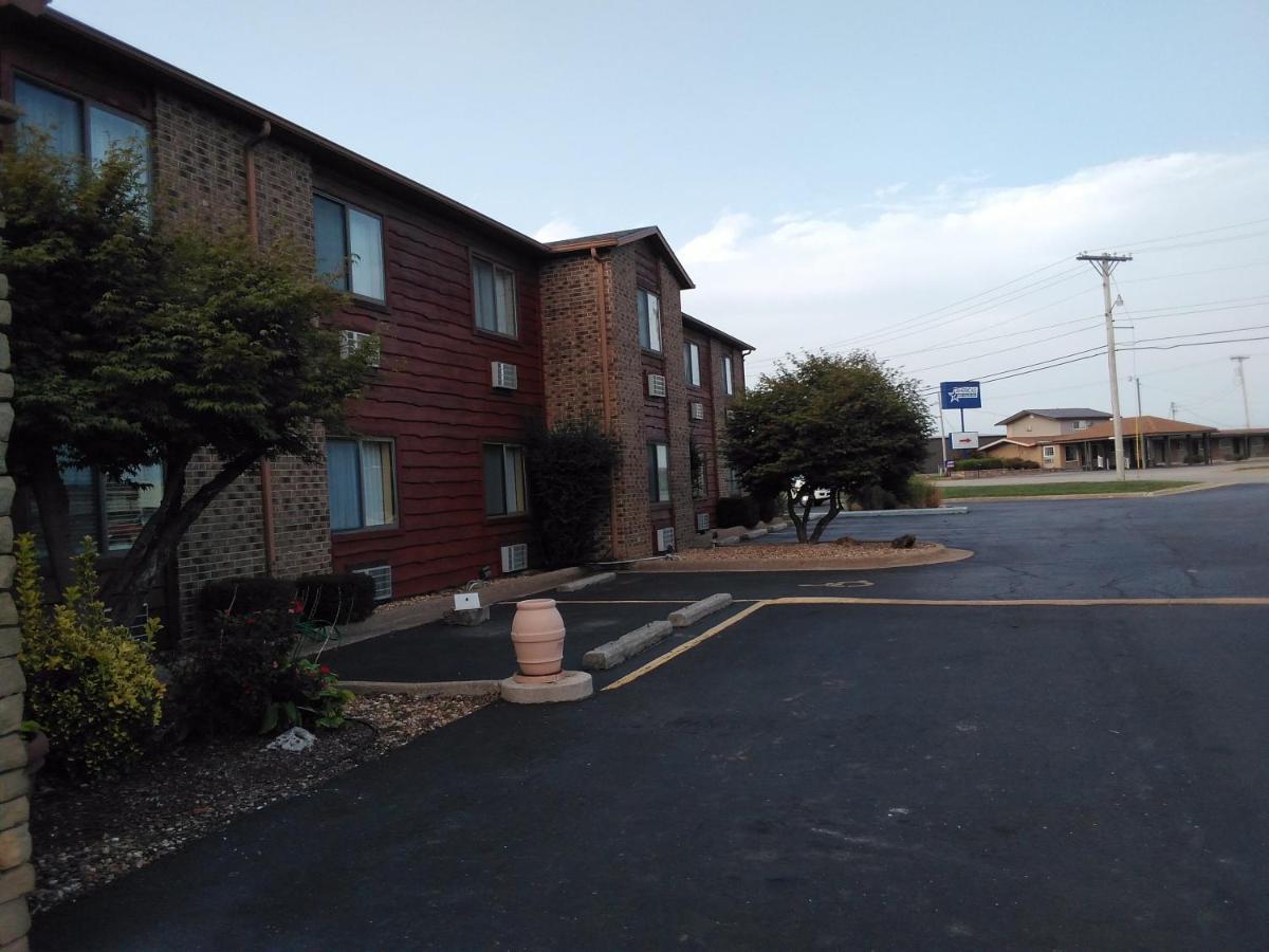 Super 8 By Wyndham Lebanon Hotel Exterior photo