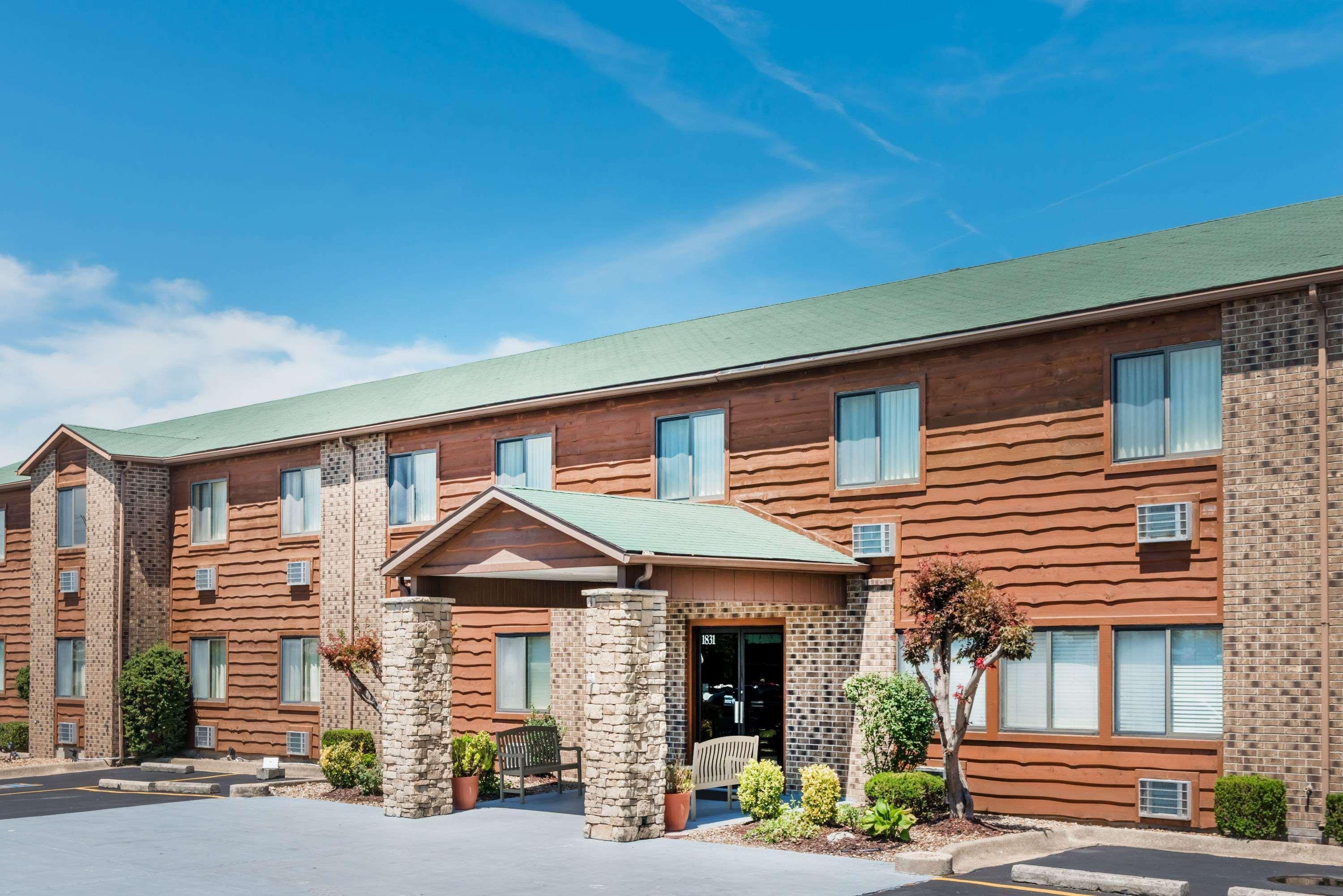 Super 8 By Wyndham Lebanon Hotel Exterior photo