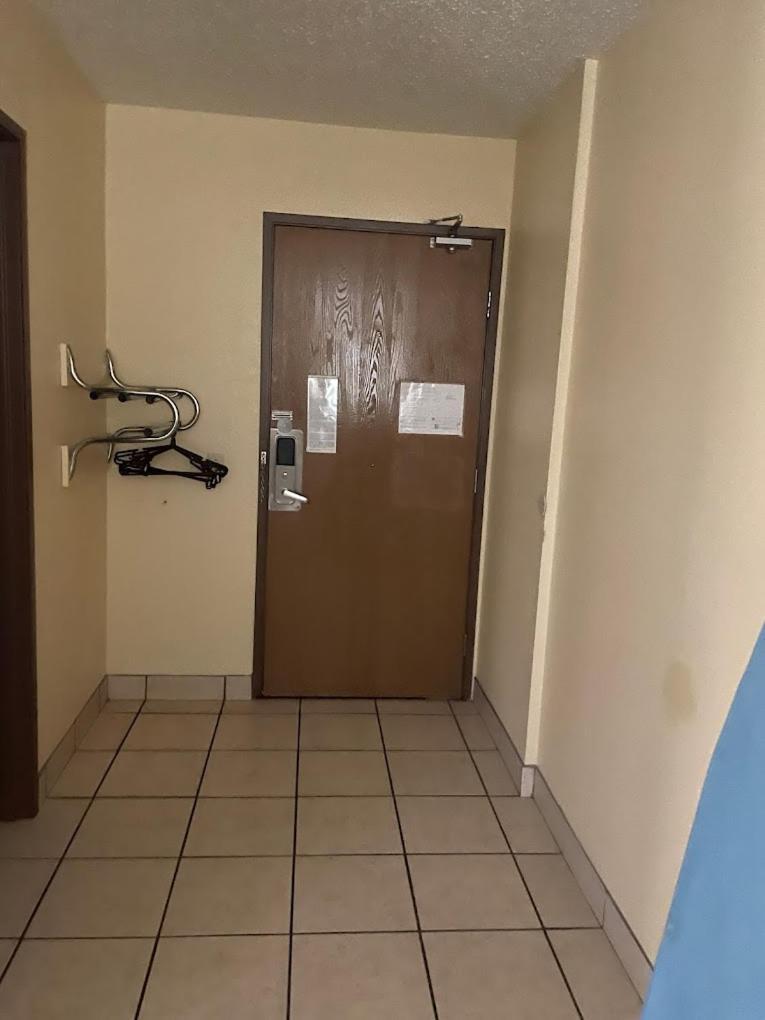 Super 8 By Wyndham Lebanon Hotel Exterior photo